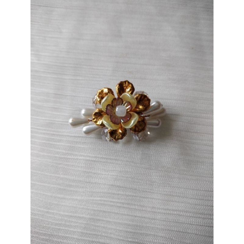 bros bunga emas kawat