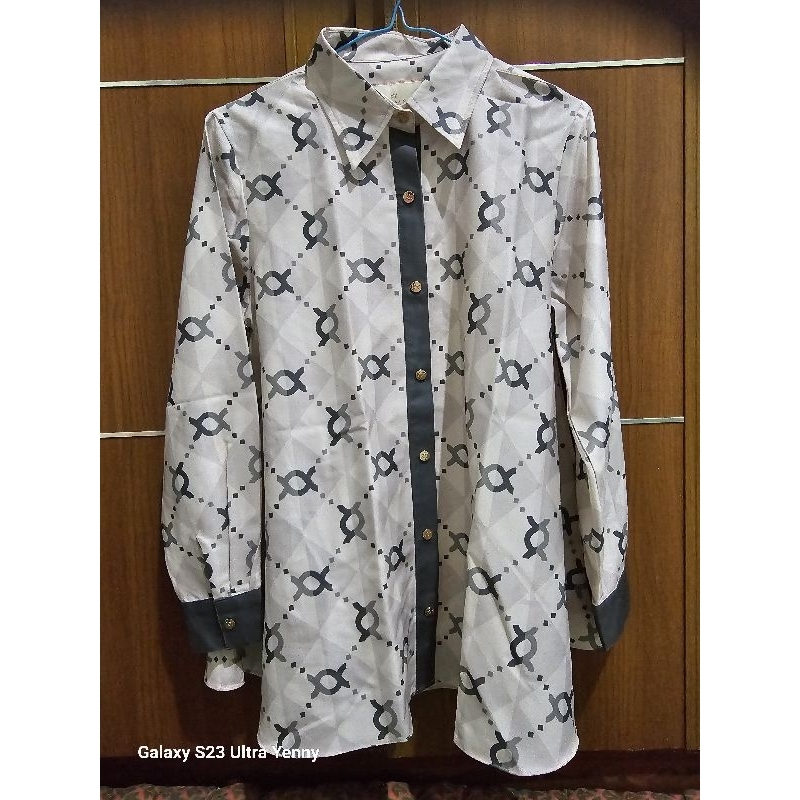 Monogram blouse wearing klamby preloved