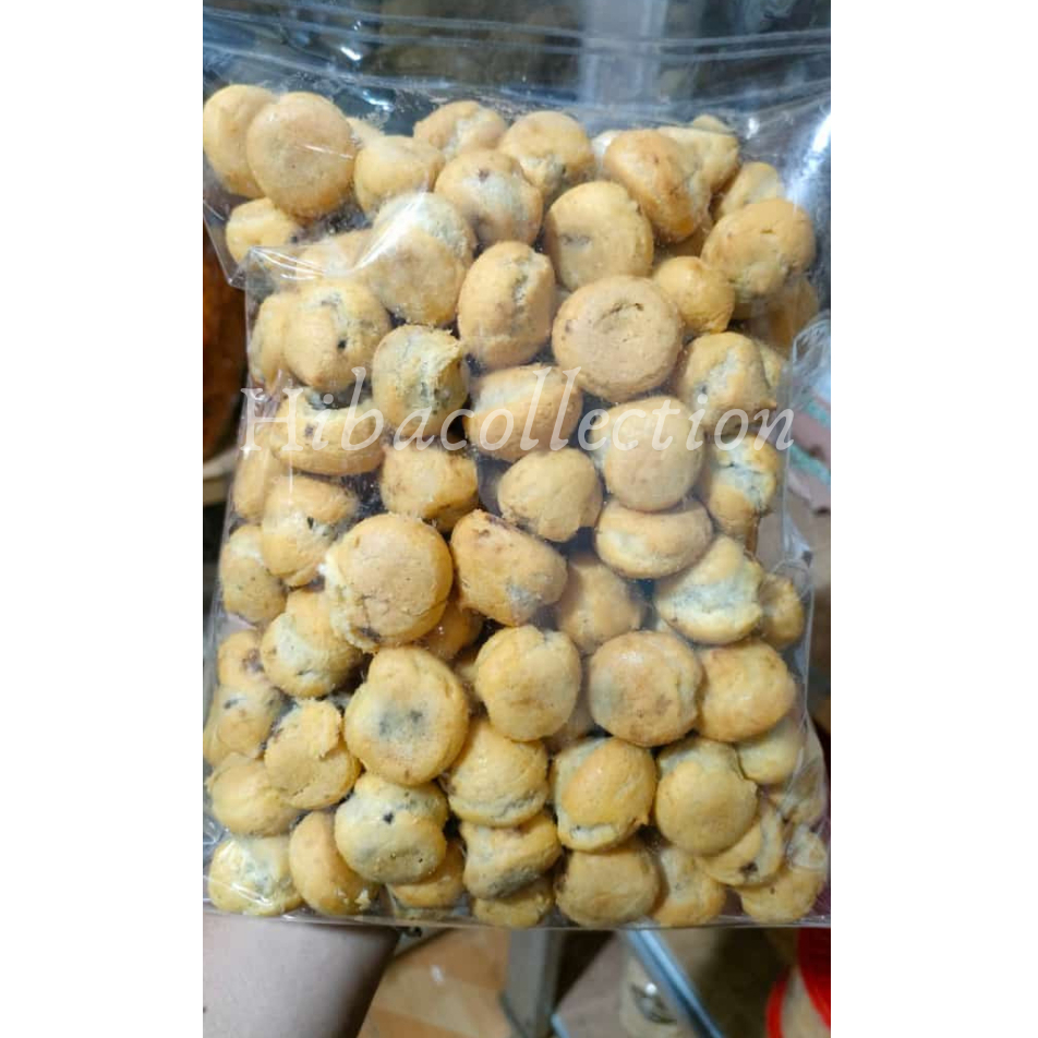 

Soes Coklat | Soes Kering Cokelat | Kue Soes Cokelat