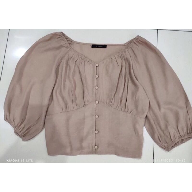 w closet puff top