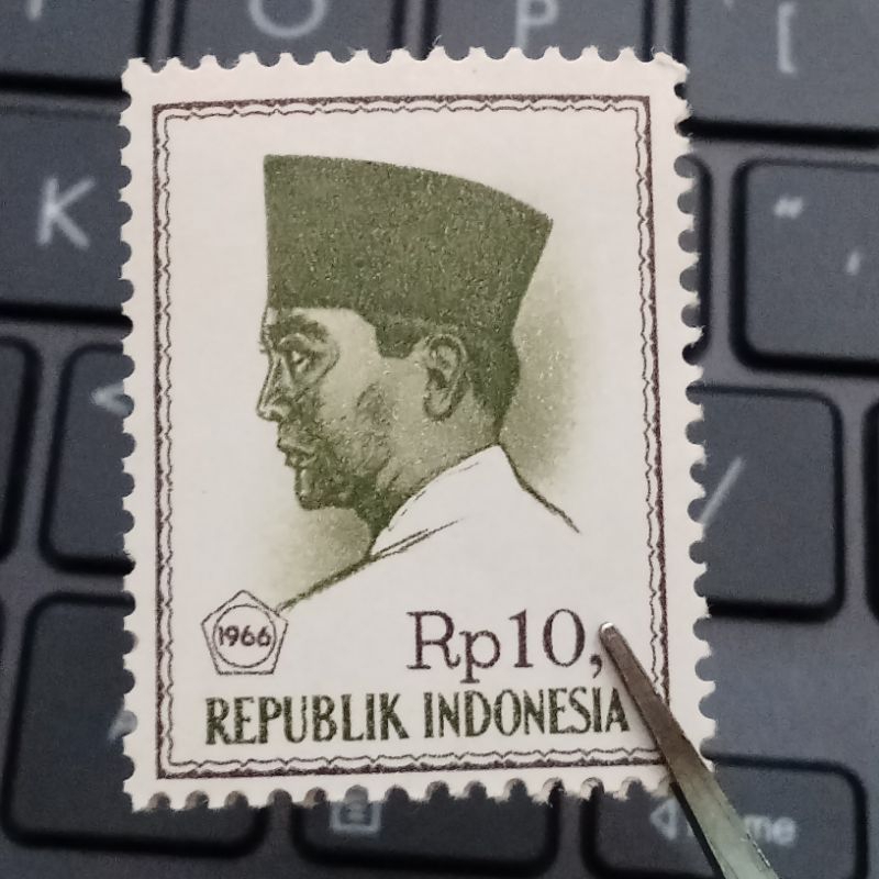 Perangko Kuno Soekarno 10 Rupiah Mint - Prangko