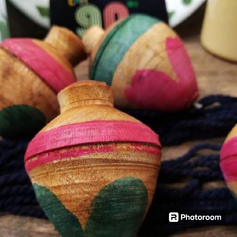 Mainan Gangsing Kayu Tradisional