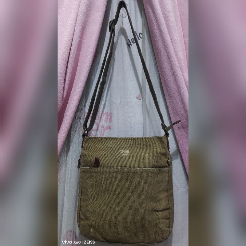 sling bag pria. sling bag kanvas. sling bag kanvas tebal preloved