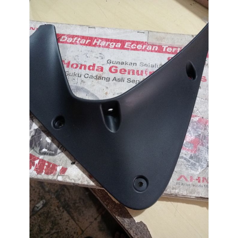 TutupSayapKupingTigerRevo bagian dalam R/L(SET) kode 50280/50290-KCJ-650 asli AHM