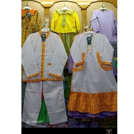 seragam muslim anak paud TK putih list kotak orange terang