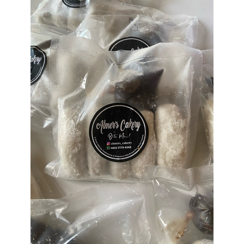 

Pempek Cerewet By Almer's Cakery Isi 5 Pcs + Cabe Kecap