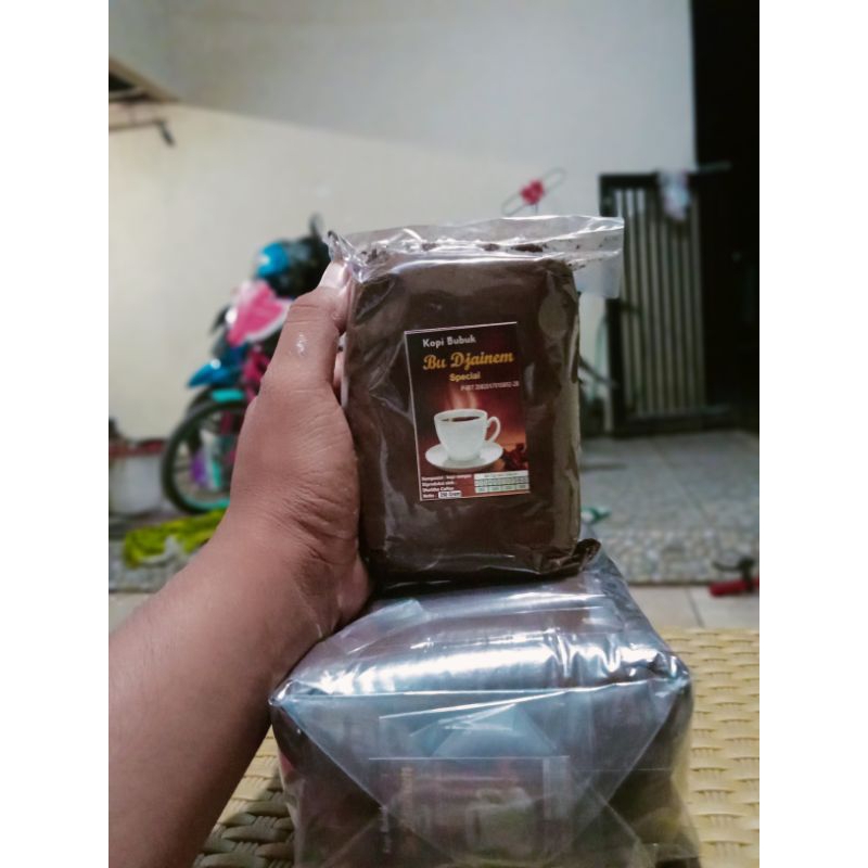 

kopi hitam Bu djainem