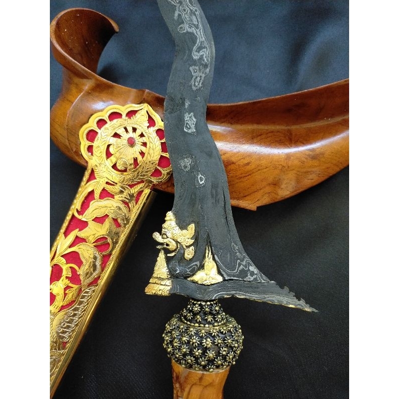 Keris Nogo Siluman Kinatah Emas Pamor Ngulit Semongko Tangguh Mataram
