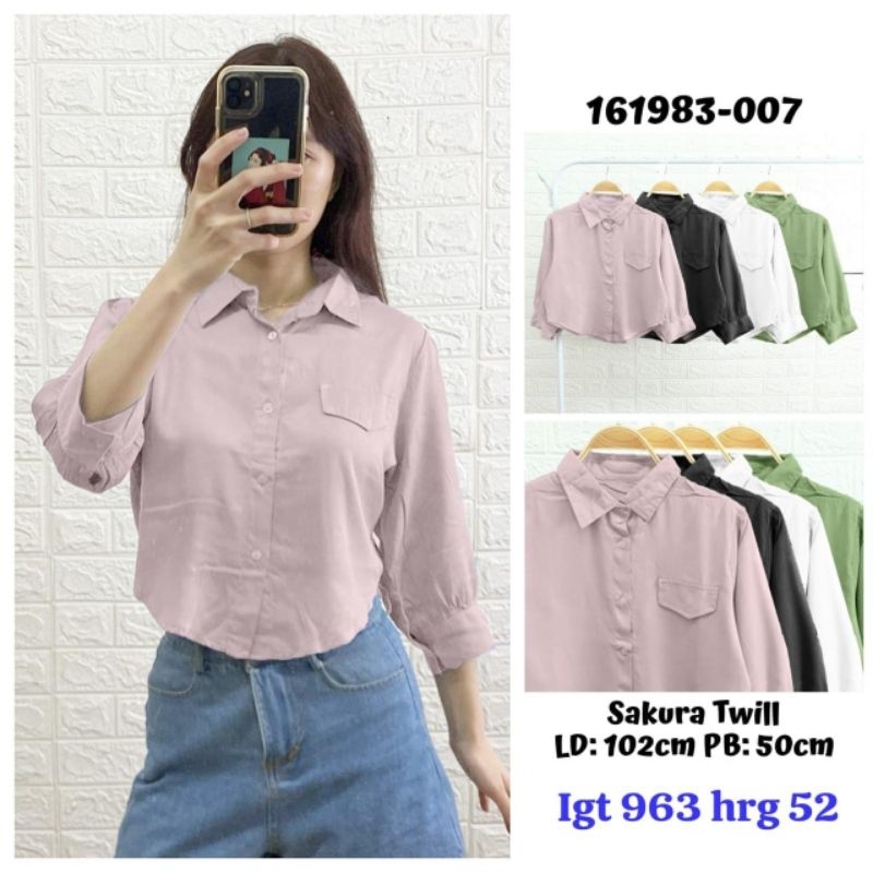 [𝐓𝐄𝐑𝐁𝐀𝐑𝐔] Lengan Crop 2 Baju Kemeja Wanita Croptop Warna Random Bersaku Kancing
