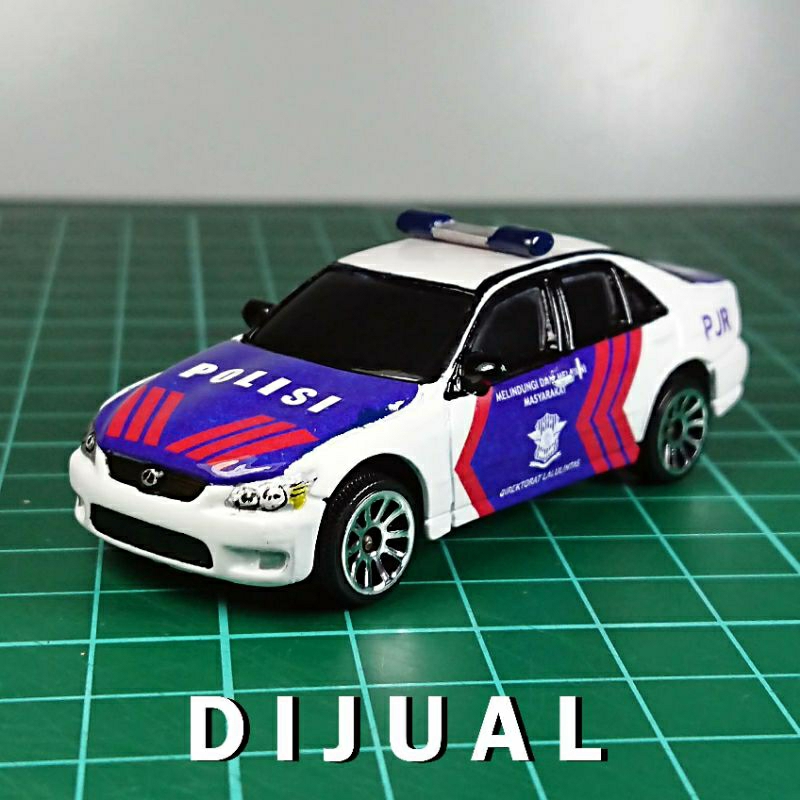 Mobil polisi Indonesia edisi livery lama.  Lexus IS 300 by maisto