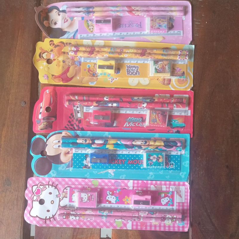 

Pensil karakter, paket pensil karakter, paket alat tulis