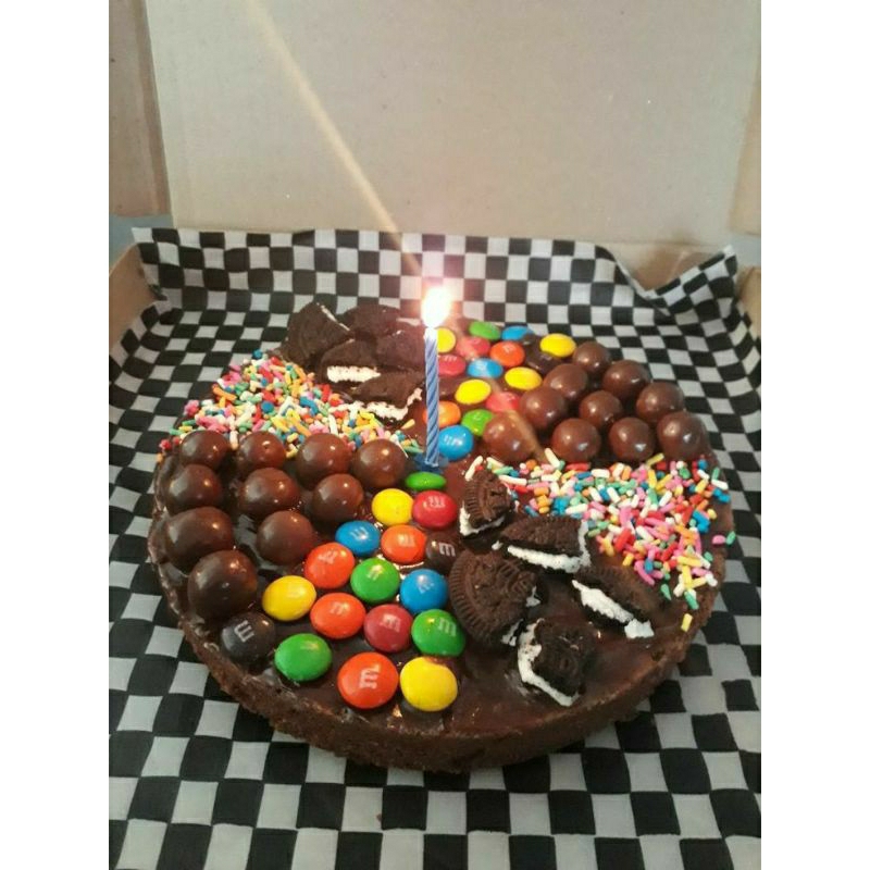 

(READY/BISA DADAKAN) BROWNIES PIZZA / PIZZA BROWNIES/BROWNIES ULANG TAHUN