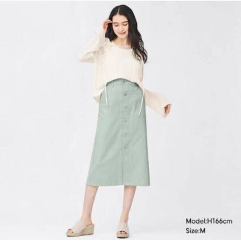 GU DENIM FRONT BUTTON MIDI SKIRT IN MINT