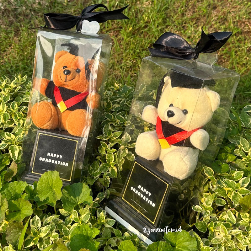 Hadiah Kado Hampers Gift Bingkisan Kenang-Kenangan Piala Tropi Boneka Wisuda Kelulusan Graduation Se