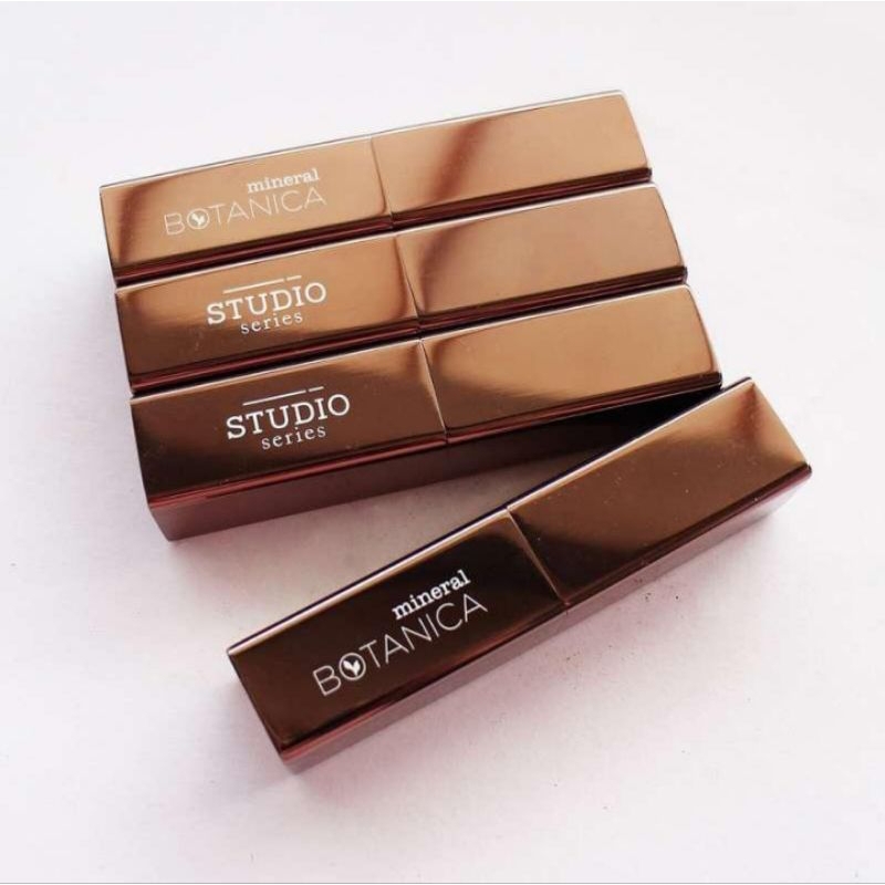 Lipstik Mineral Botanica Studio Series Satin Smooth Moist Lipstick