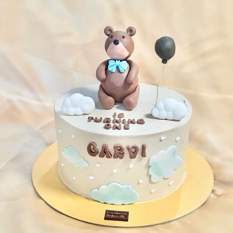 

TEDDY BEAR 3D FONDANT CAKE