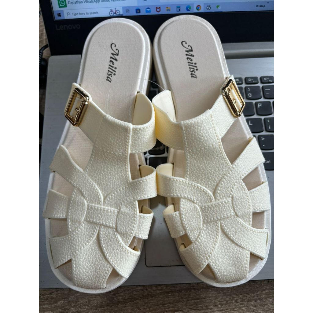 Sandal Jelly Wanita /Sendal Slip on /Sendal Flat Jelly