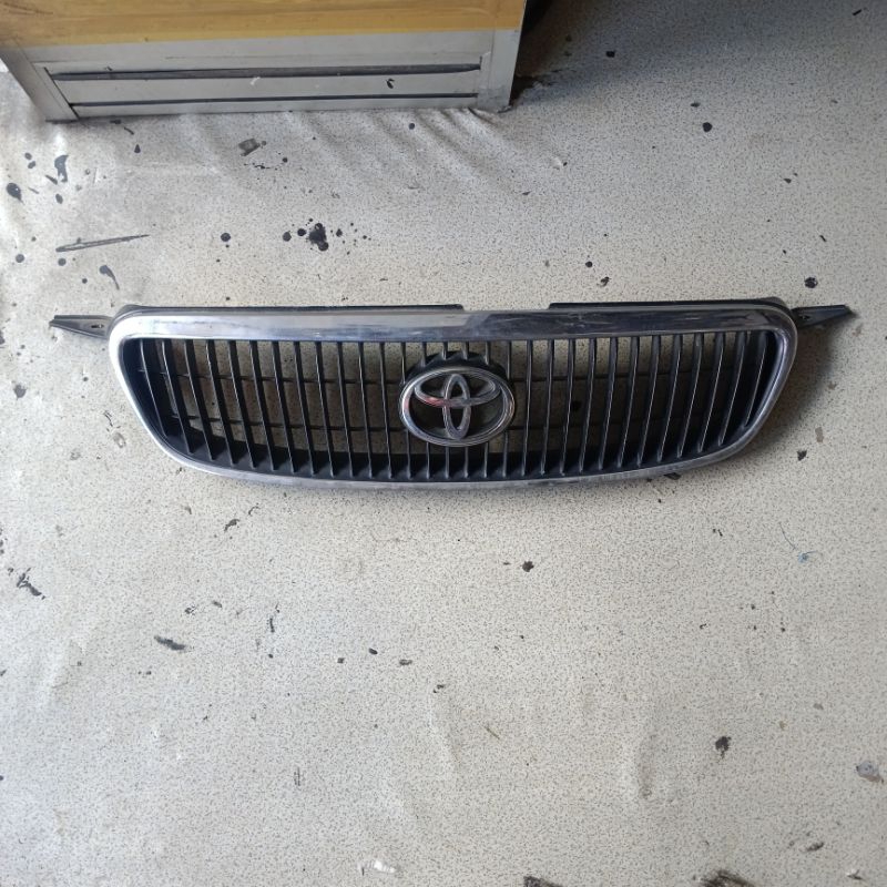 grill Corolla altis original toyota