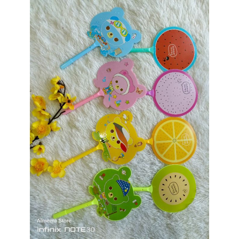 

Pulpen Kartun Sekaligus Kipas Karakter Lucu | Pulpen Sekolah | Perlengkapan Anak Sekolah