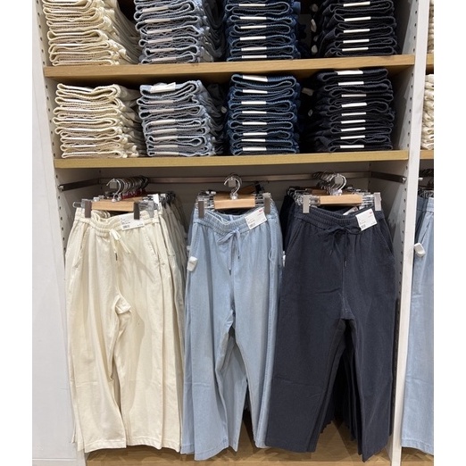 88 WOMEN Celana Tapered Jersey Denim UNIQLO