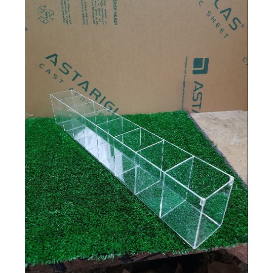 

display acrylic tempat pulpen