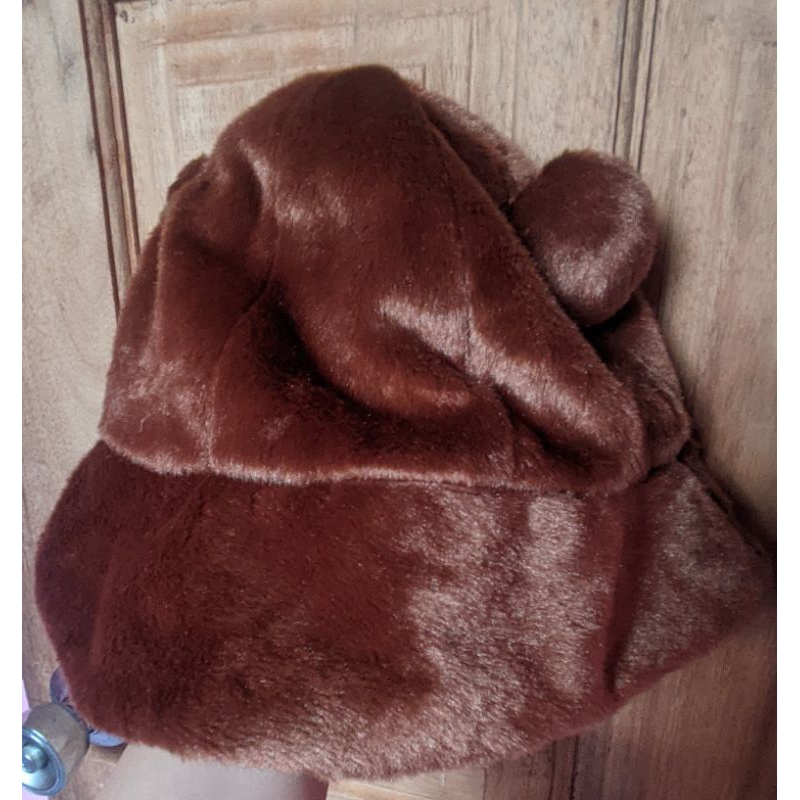 topi kuping beruang