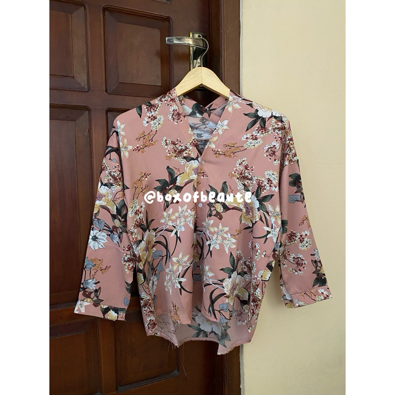 PRELOVED - Atasan Blouse Blus Dusty Pink Bunga Floral