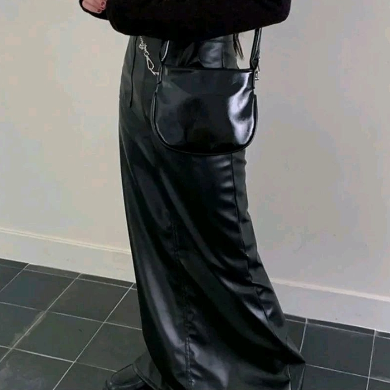 PRELOVED — black leather skirt - rok span kulit vintage (hitam)