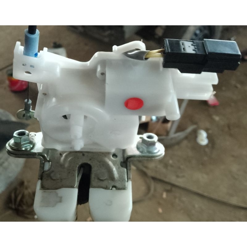 DoorlockPintuBagasiCalyaSigraOriginal