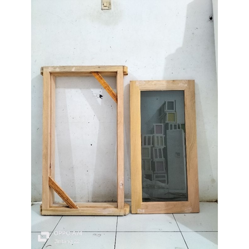 Jendela Rumah Kayu Mahoni