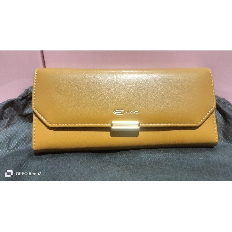 Dompet Emsio