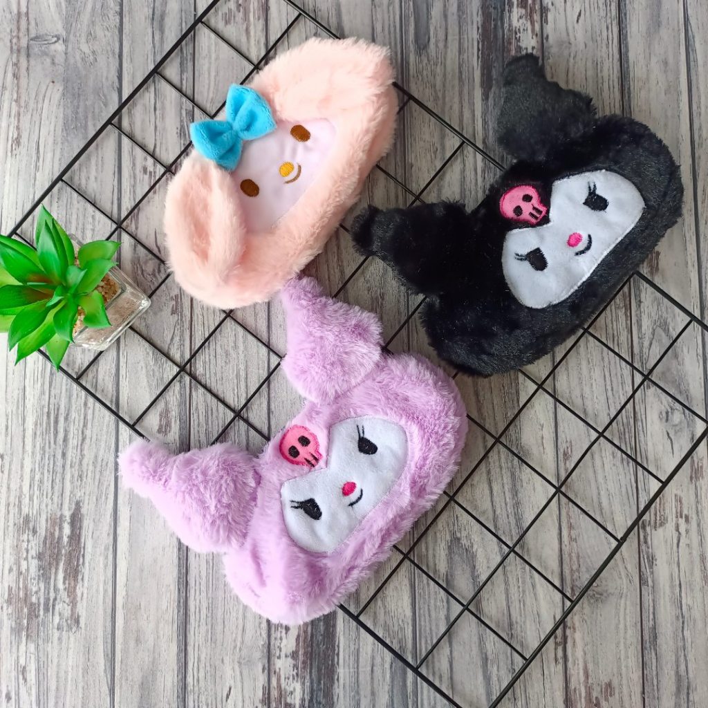 

Dompet Kosmetik / Tempat Pensil Karakter Bahan Bulu