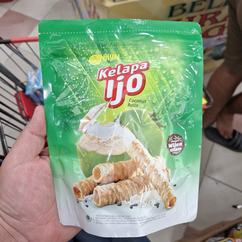 

Nissin Kelapa Ijo wafer roll wijen 70gram