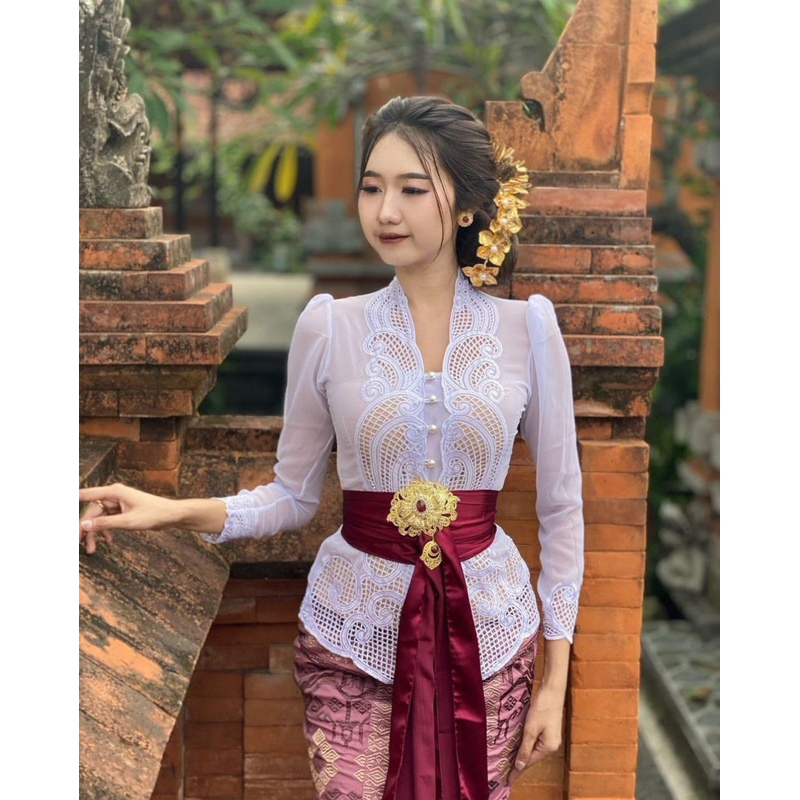 KEBAYA BORDIR JADI KERAWANG KANCING MUTIARA