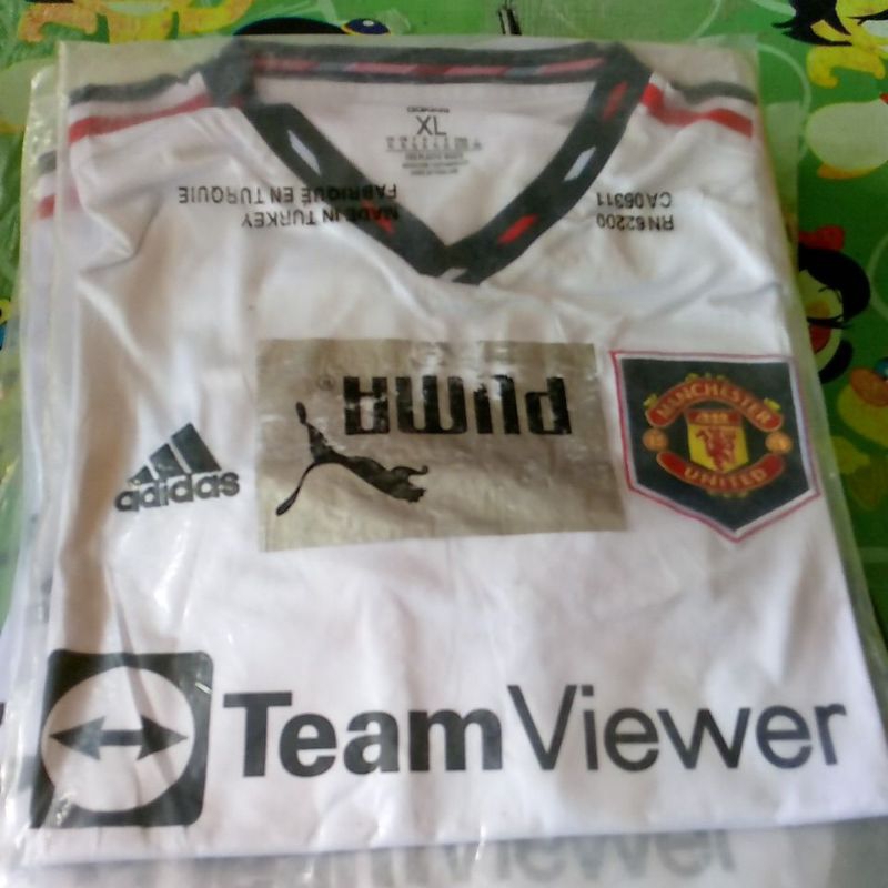 mu away putih 2022