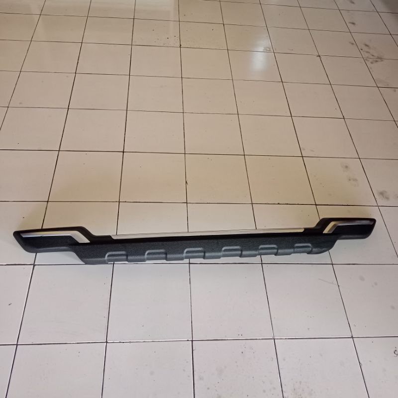 tanduk bumper belakang Toyota Avanza 2012 up
