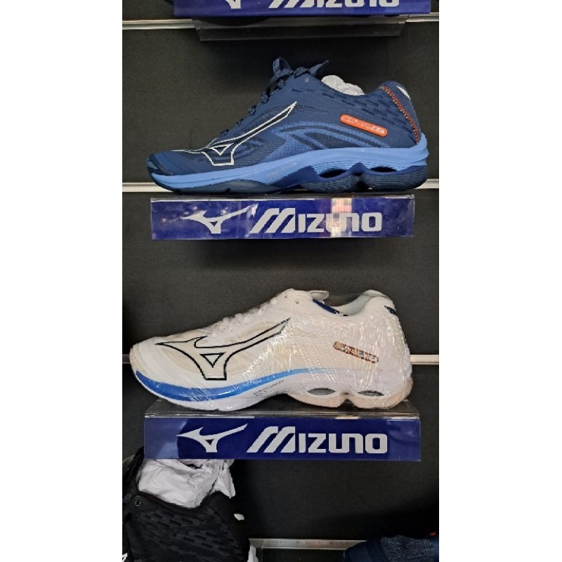 mizuno Wave lightning low original