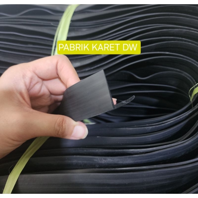 RB7 KARET PENGAMAN SIKU 3x3 cm PENGAMAN SUDUT 3X3 CM KARET LIST LETTER L KARET SIKU