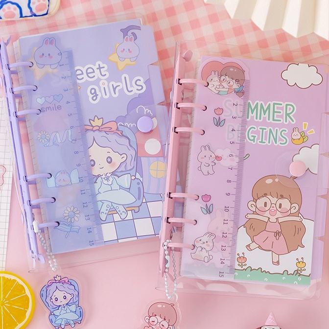 

Terbaru Buku binder A6 isi kertas 1 lembar Korean cute girl PVC clear cover 6 ring Buku catatan isi ulang looseleaf Binder bahan cover silikon transparan Jurnal wisatawan DIY scrapbook Daily planner Spiral Notebook Aesthetic Lucu Unik Murah Alat tulis