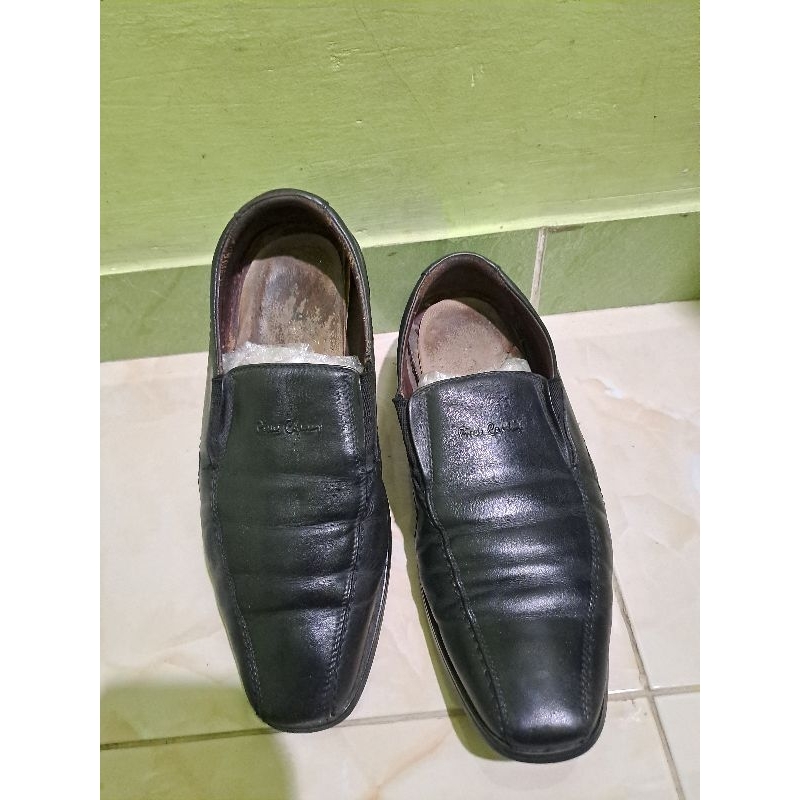 PRELOVED SEPATU PRIA PIERRE CARDIN