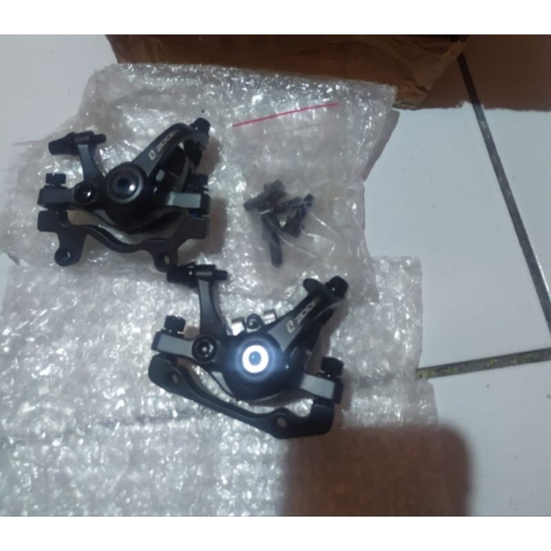 Kaliper rem sepeda merk zoom db680, Dua piston. Sepasang kiri kanan.