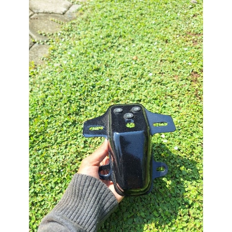 Pangkon dudukan lampu belakang stoplamp CB Gl100 K5 bahan besi tebal warna hitam