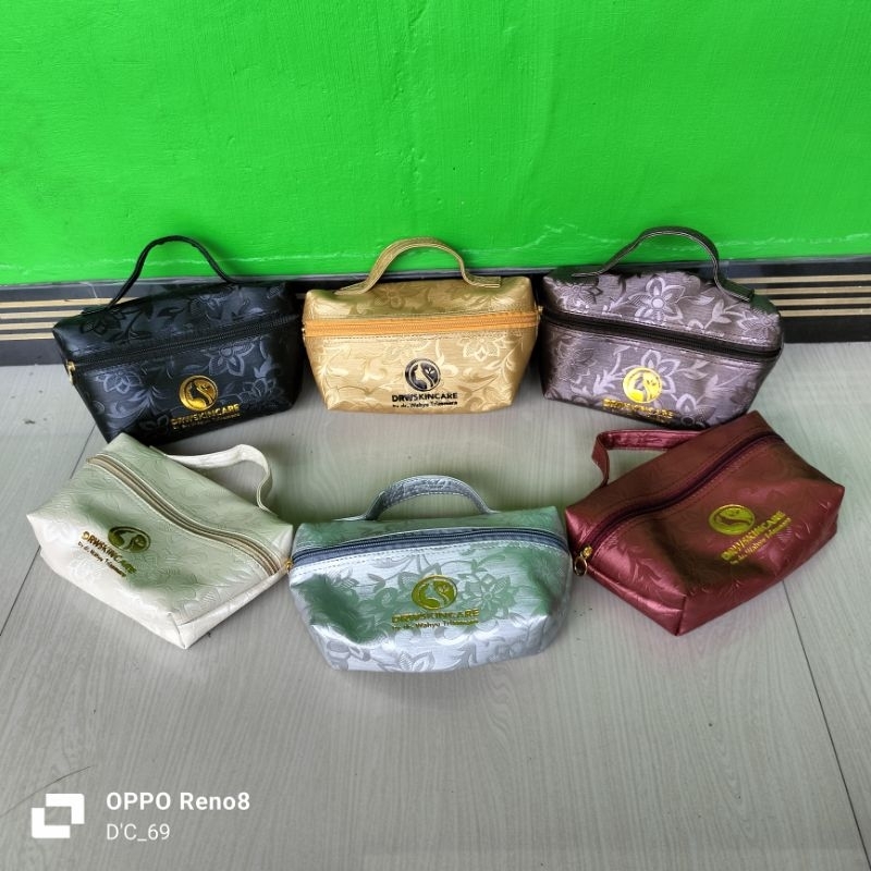 Tas Make Up model huruf A Logo Embos DRW Skincare