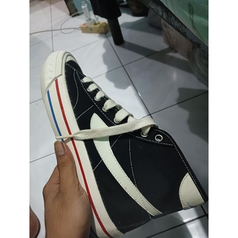 Sepatu compass UNKL 347