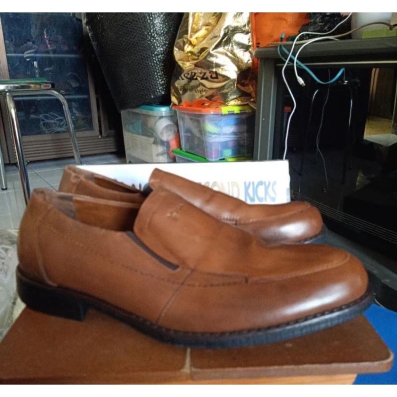 Sepatu Pantofel Play Boy - Size 43