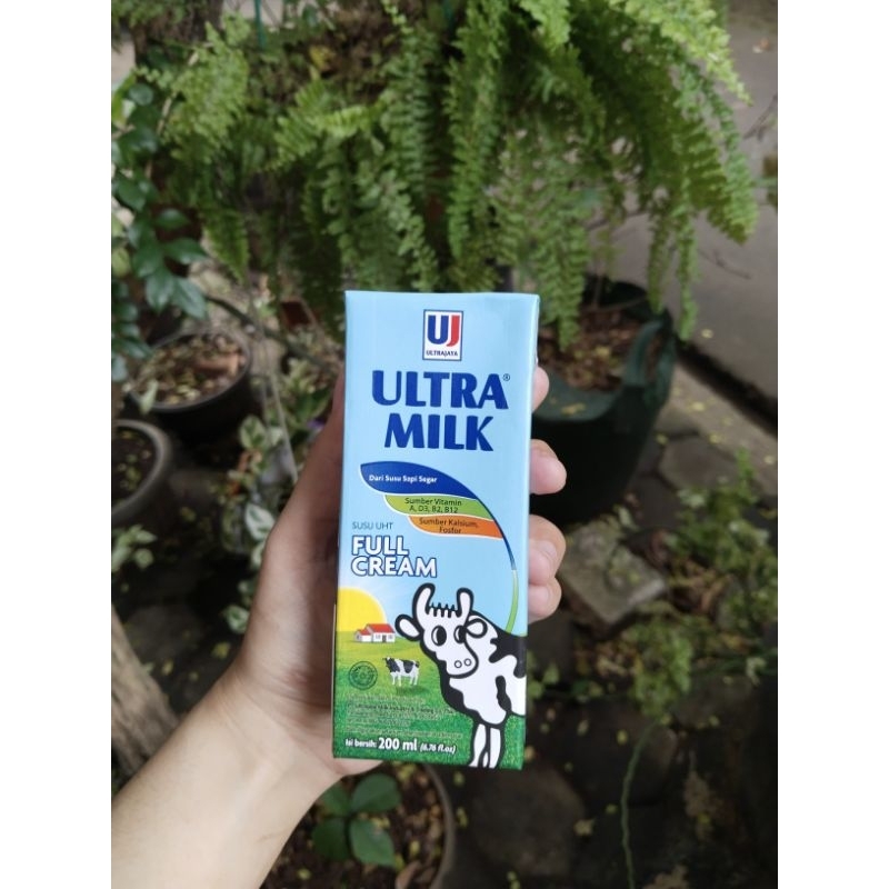 

ULTRA MILK ( full cream ) ukuran 200ml 1 dus isi 24 pcs ( khusus gojek / grab )