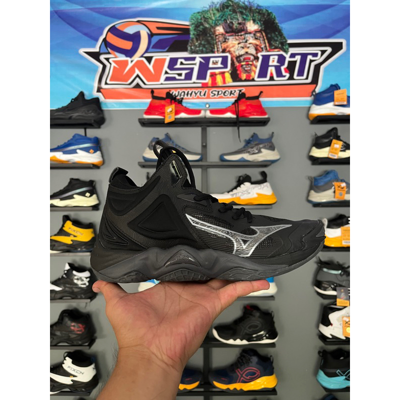 Mizuno Momentum 3 Mid