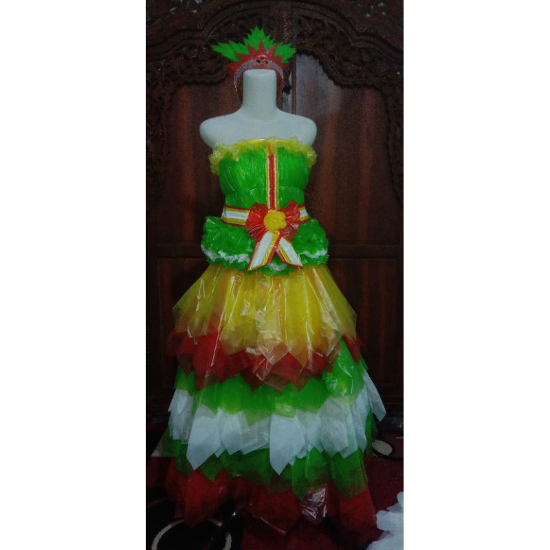 kostum daur ulang |kostum karnaval dari kresek|