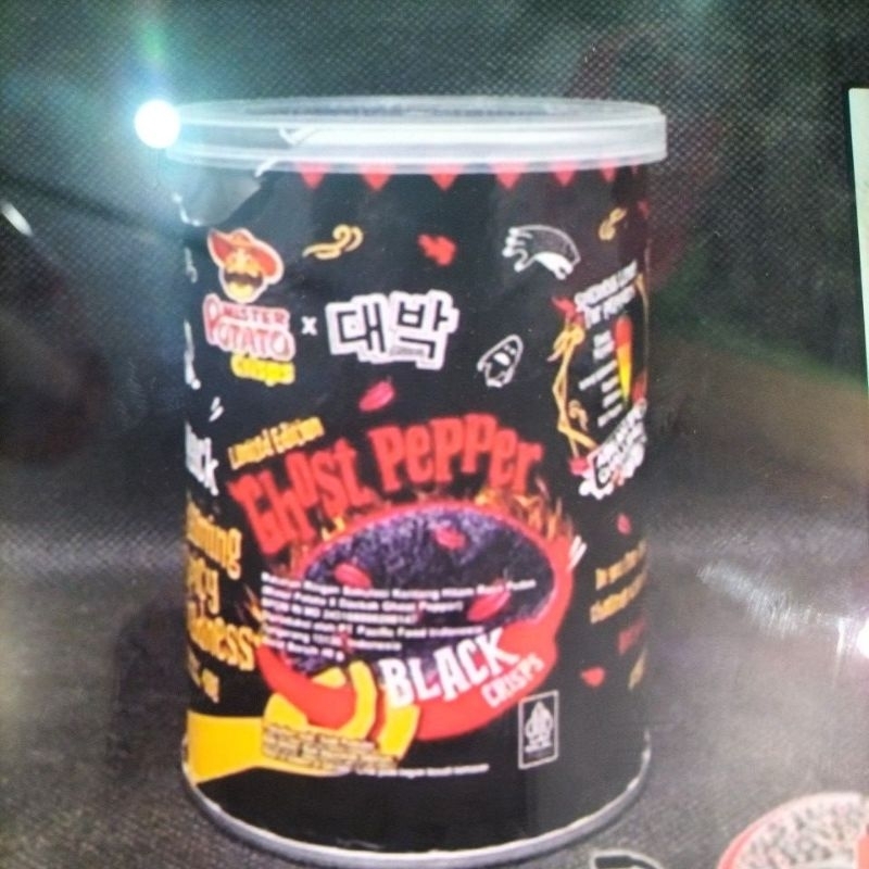 

Snack Mister Potato Crips Ghost Pepper Black spicy 40 gr