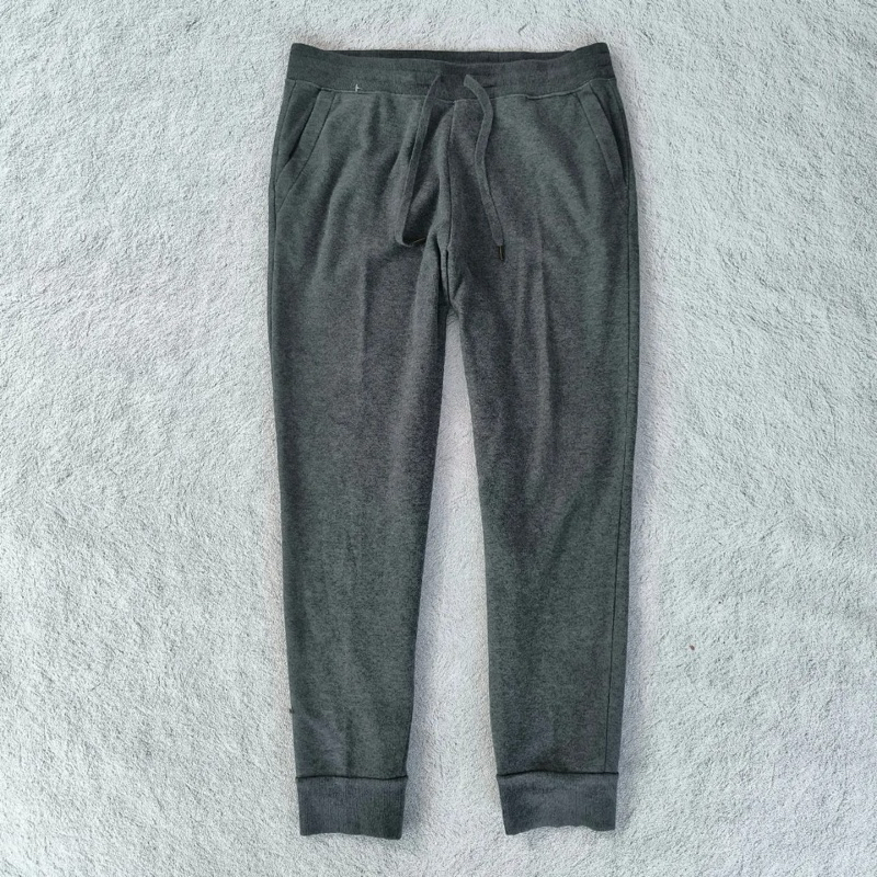 Celana Jogger Uniqlo  training size 32-34 second